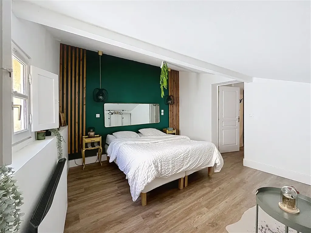 Chambres - Appartement 3 Pièces avec Vue Dégagée à Bordeaux