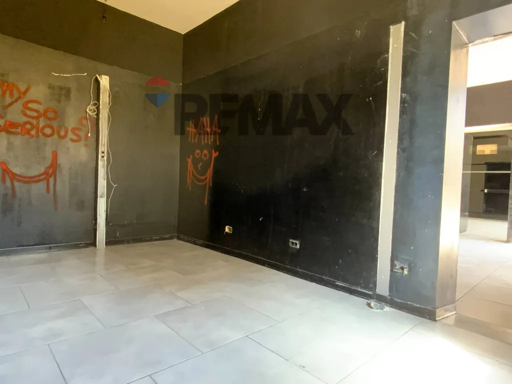 Toad - Commercial Space with 6 Windows in Busto Arsizio