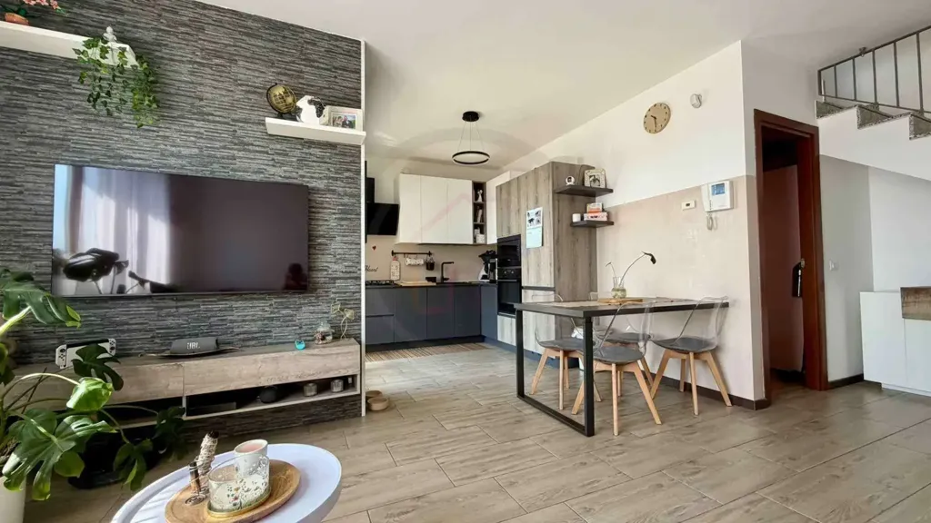 Elutuba - Luxury Triplex with Terraces in Mariano Comense