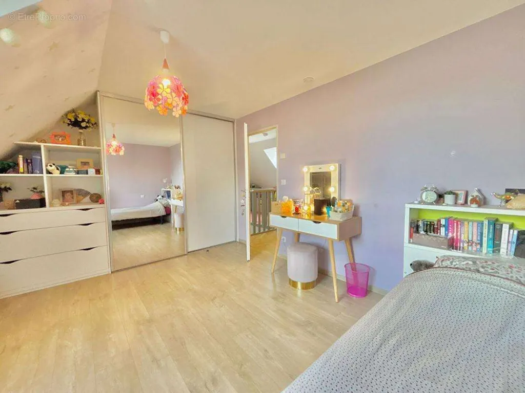 Magamistoad - Architectural Wooden Frame House in Condette