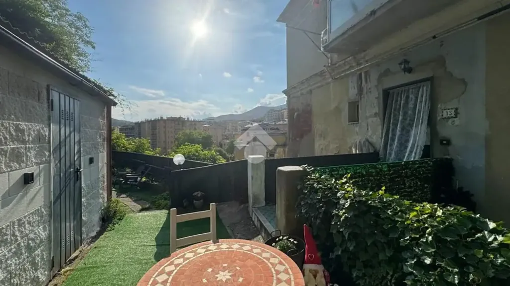 Terrasse - Apartment with Garden in Genoa