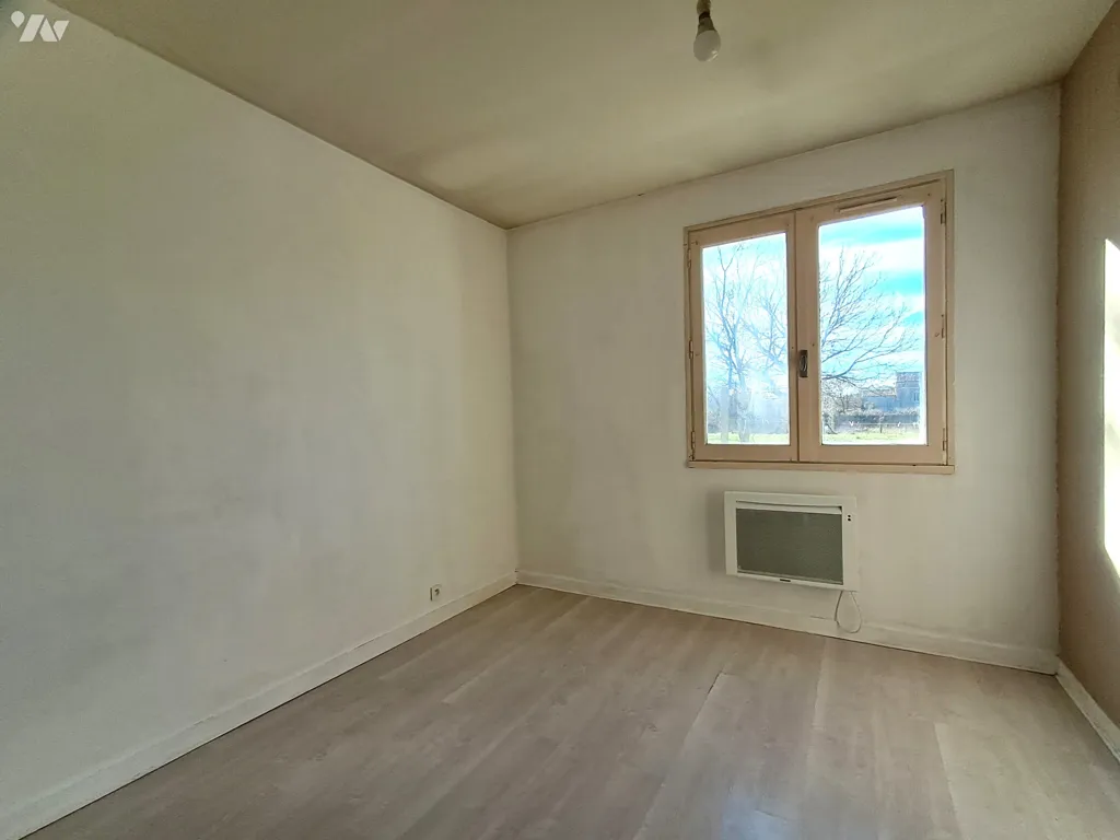 Pièces - Maison de Plain-Pied avec 2 Garages à Néré