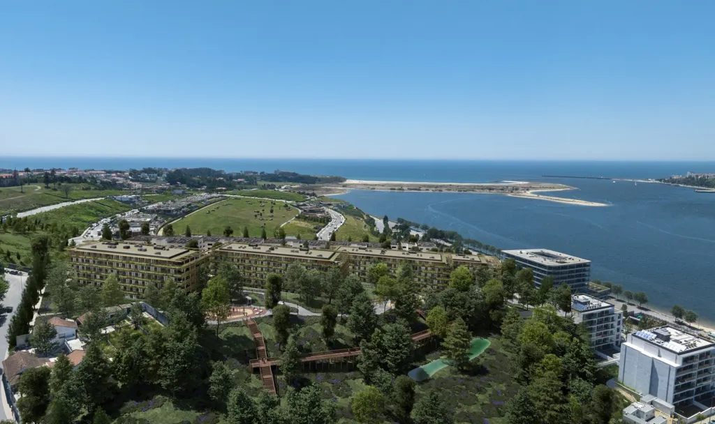 Aerial - 3-Bed Flat with River View in Porto