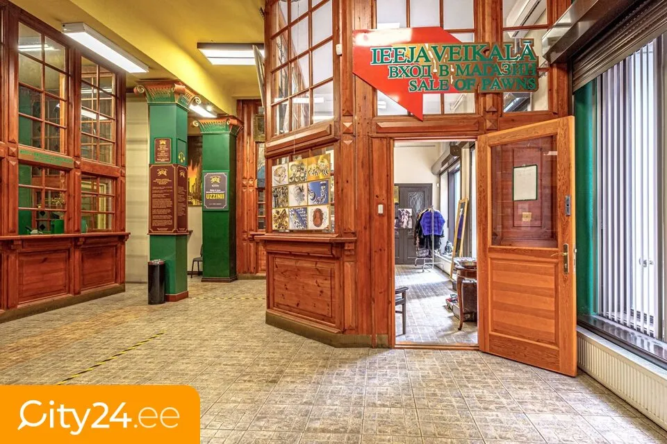 Entrée - Local commercial à Rīga