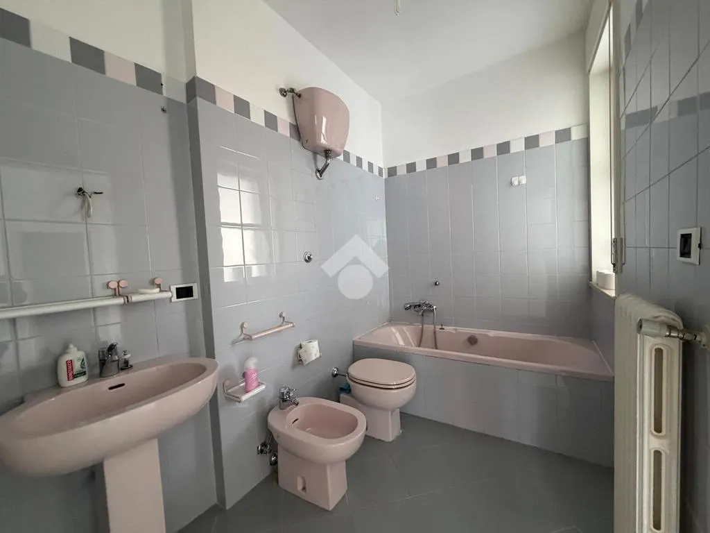 Salles de bain - Apartment with Balcony in Potenza