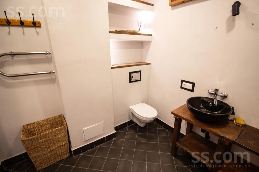 Vannitoad - Historic Two-Bedroom Flat in Daugavpils