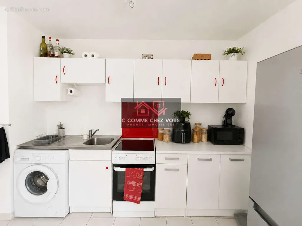 Cucina - Occupied T2 Apartment with Balcony in Quiet Residence