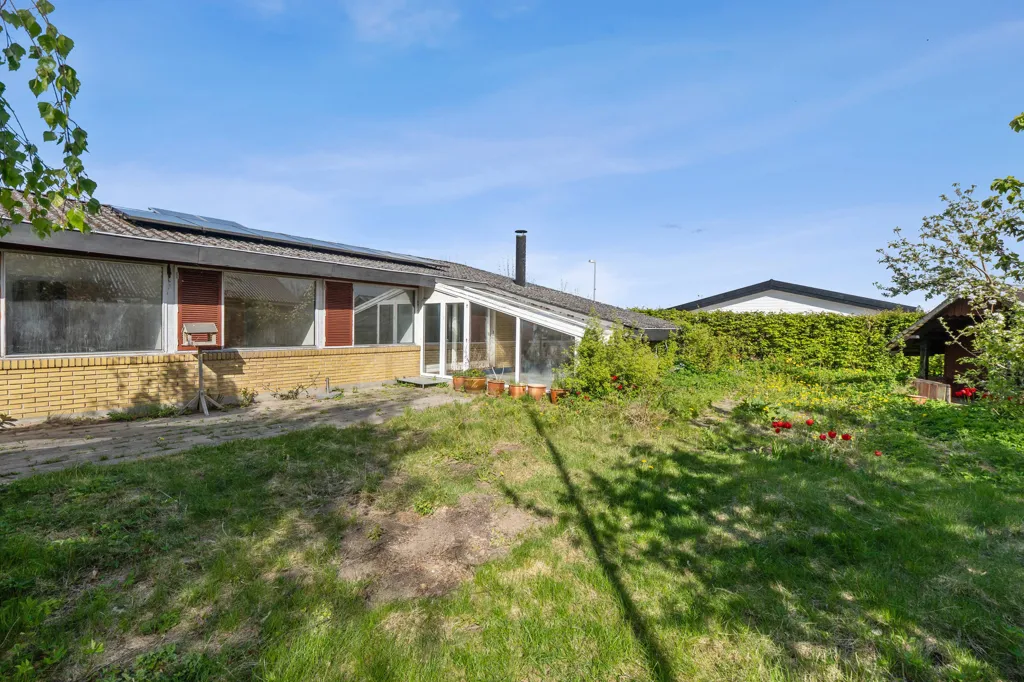 Jardin - Fenced Villa with Garden in Albertslund