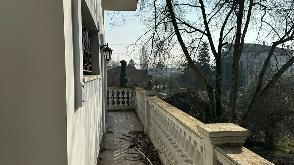balcony