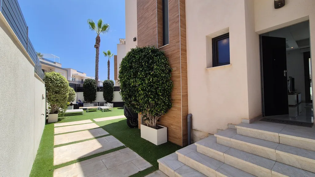 Aed - Luxury Villa with Pool in Torrevieja