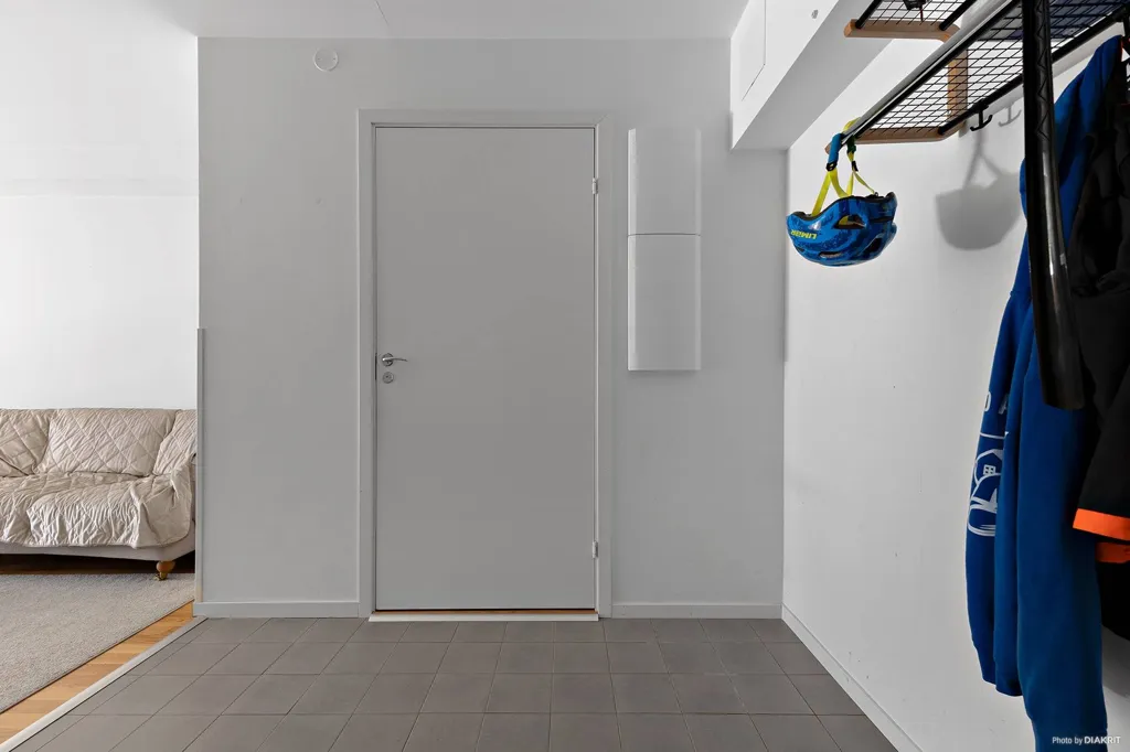 Esik - Apartment with Garden in Järfälla
