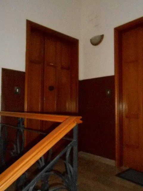 Esik - Apartment with Private Garage in Jesi