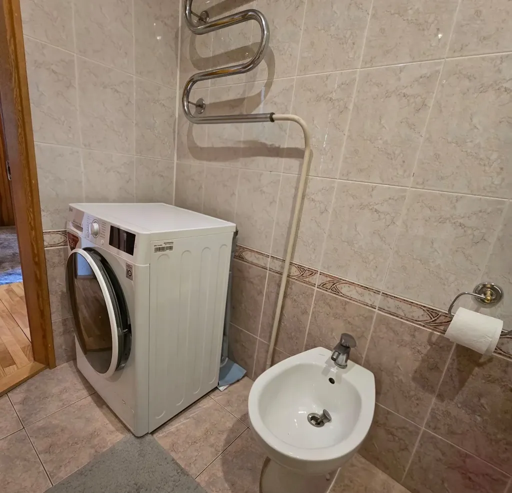 Salles de bain - 4-Bedroom Apartment with Balcony in Klaipėda