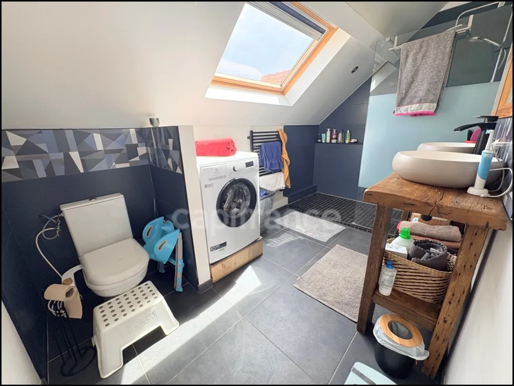 Salles de bain - Maison en Brique et Silex avec Terrasse à Oissel