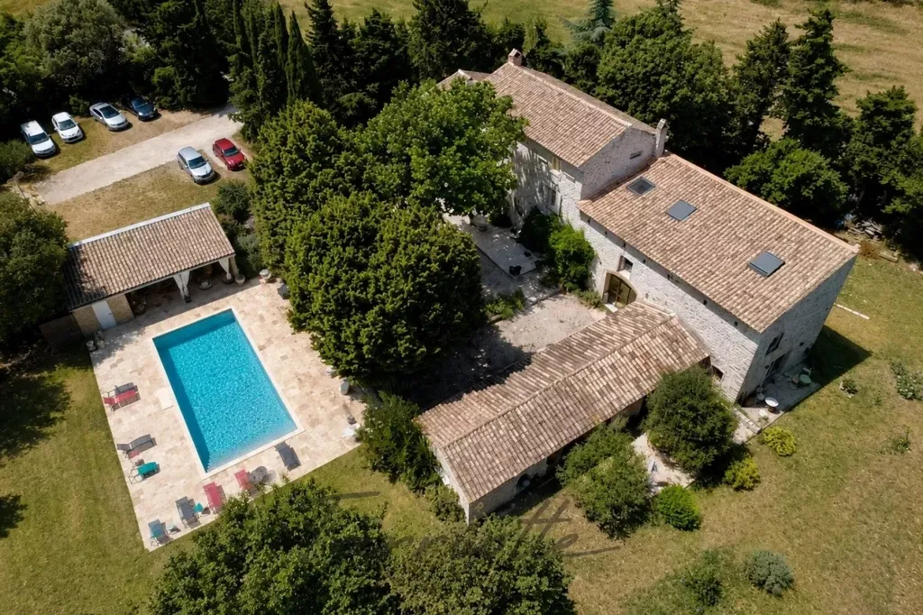 Vue aérienne - Mas en Pierre avec Piscine près de Grignan