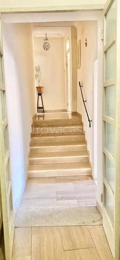 hallway_entrance