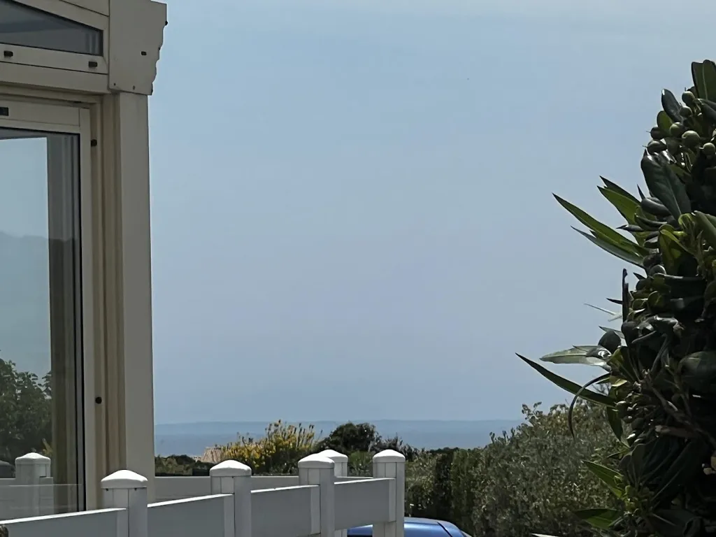 Terrasse - Pavillon avec Piscine et Tennis dans Résidence Sécurisée