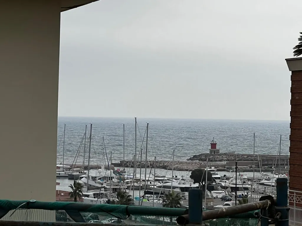 Rõdu - Apartment with Terrace in Nettuno Centre