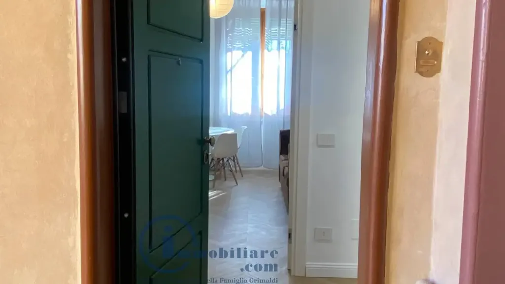 Esik - Rustic-Style Flat with Terrace in Milan