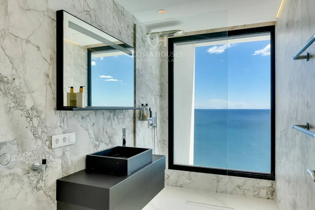 Vannitoad - Contemporary Villa with Seafront Views in Jávea