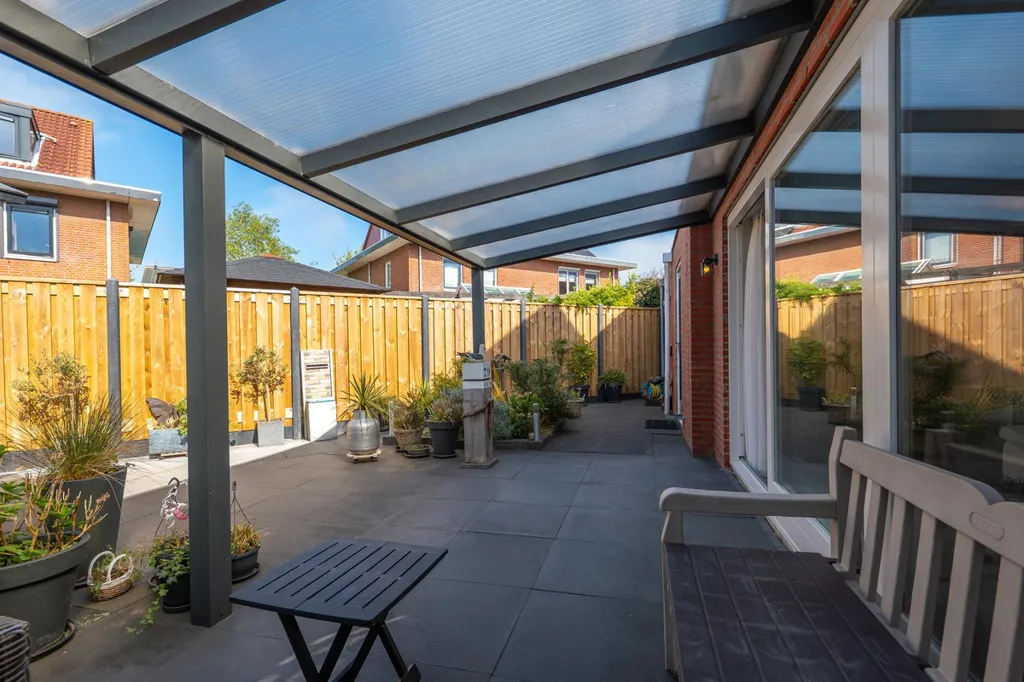 Terrasse - Corner House with Overhang in Hoorn