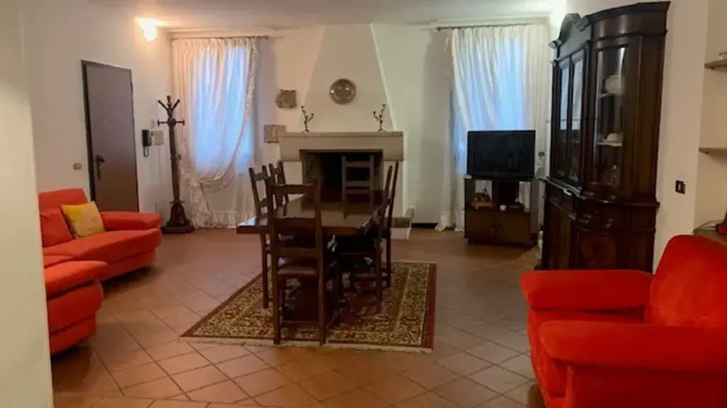 8-room apartment in IT