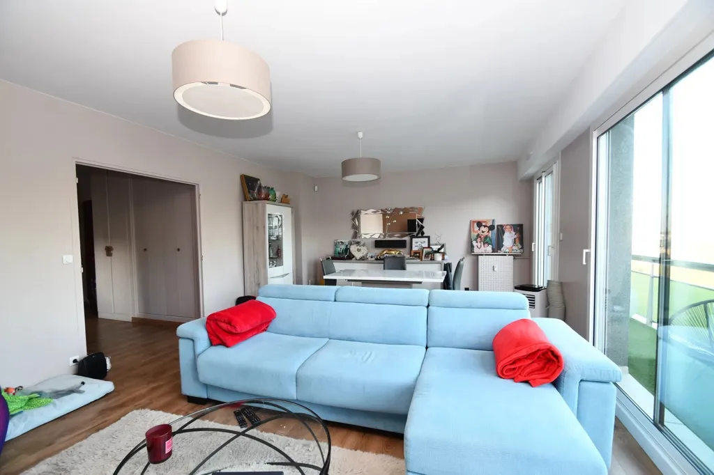 Elutuba - Type F3 Flat with Exceptional View in Prestigious Building