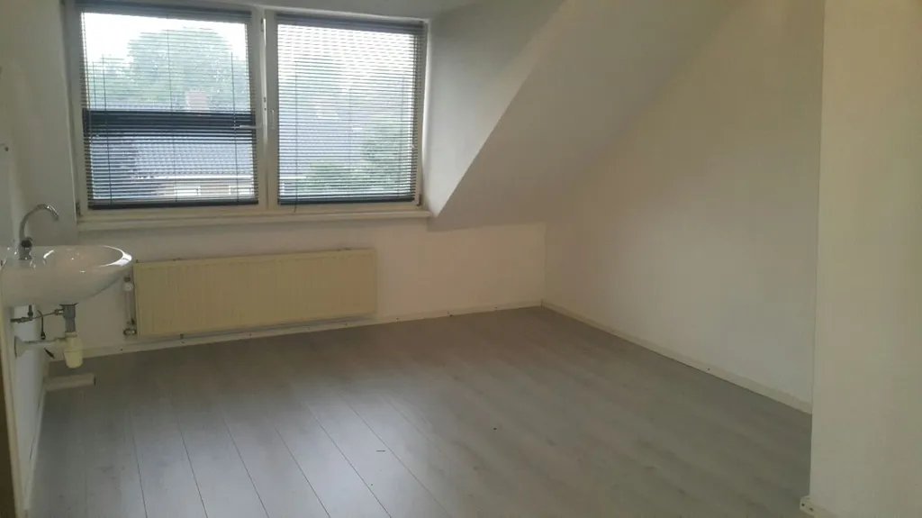Stanze - Student Room with Shared Amenities in TU Area