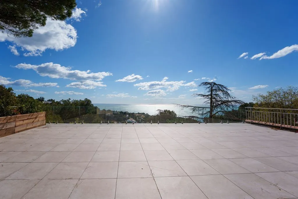 Terrasse - Appartement Contemporain avec Vue Mer à l'Ouest