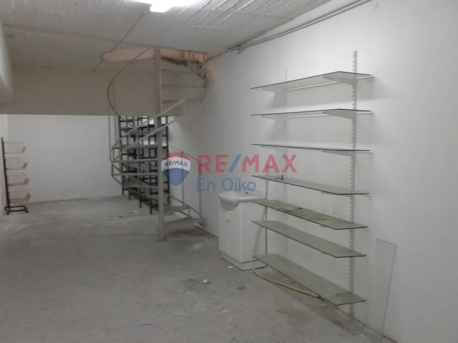 Stanze - Office Space with Marble Floors in Marousi
