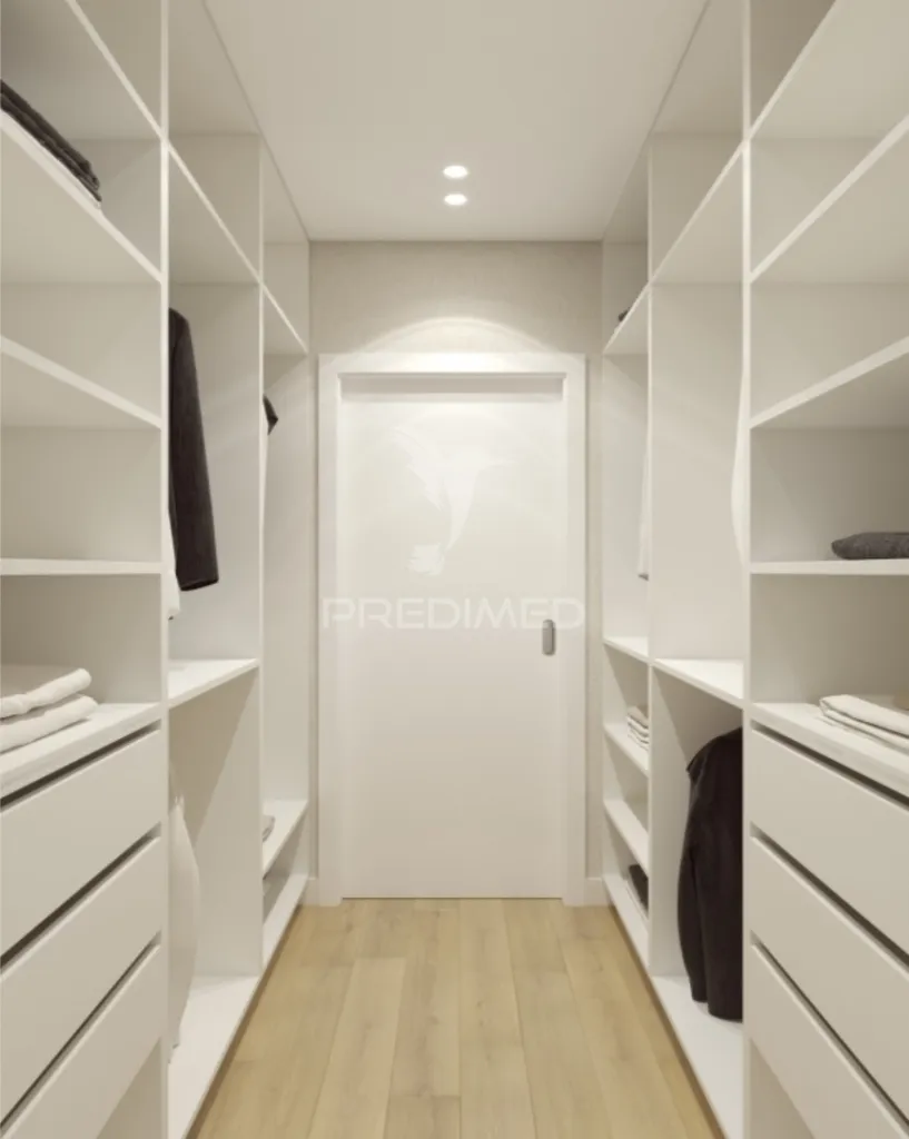Toad - Luxury Condo with Private Garage in Leiria