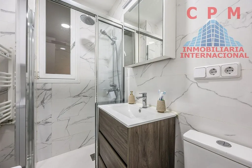 Salles de bain - Twin-Occupancy Flat with Terrace in Embajadores
