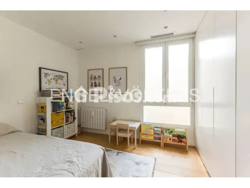Chambres - Apartment with Balcony in Chamberí