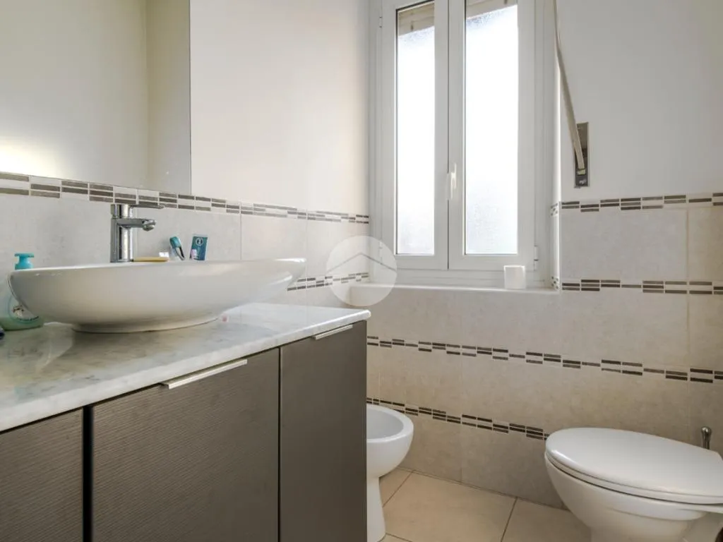 Vannitoad - Rearranged Triplex with Balcony in Milan