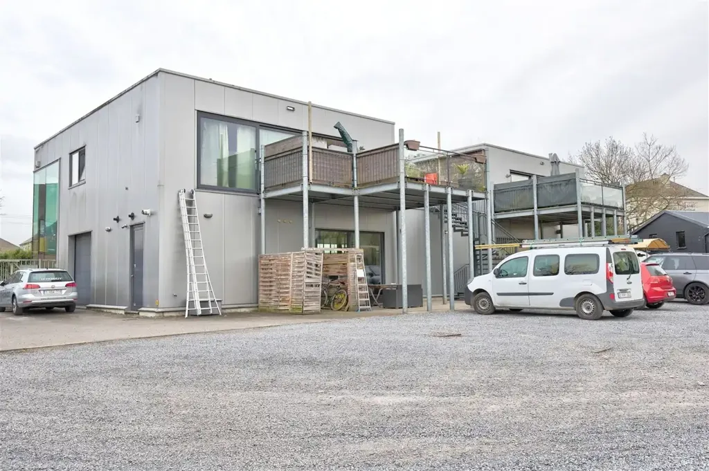 Exterior - Showroom with Water View on Dendermonde-Zele Link Road