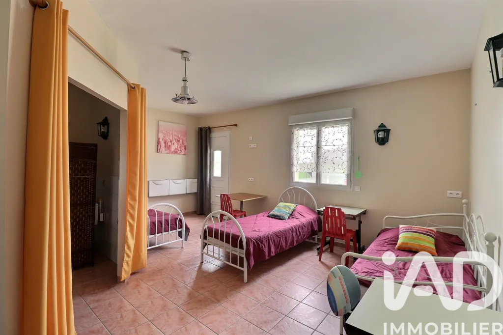Magamistoad - Architectural Villa with Pool in Neuillé-Pont-Pierre