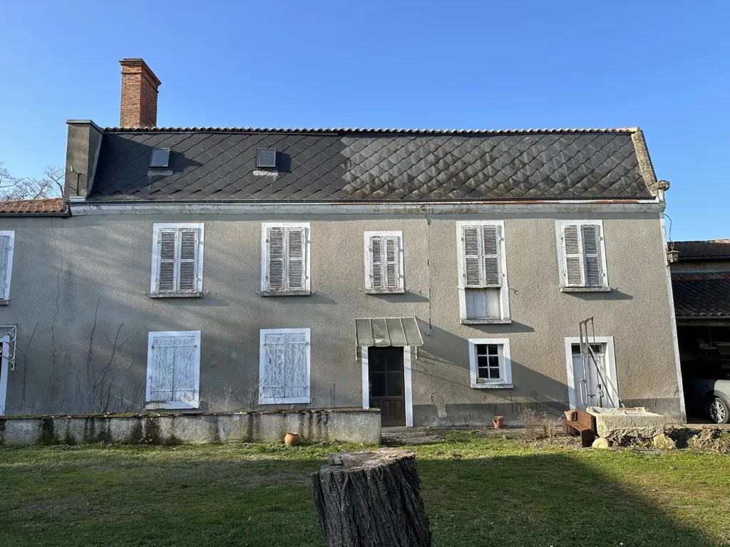Extérieur - Maison Bourgeoise avec Dépendances et Gros Potentiel à Thouars