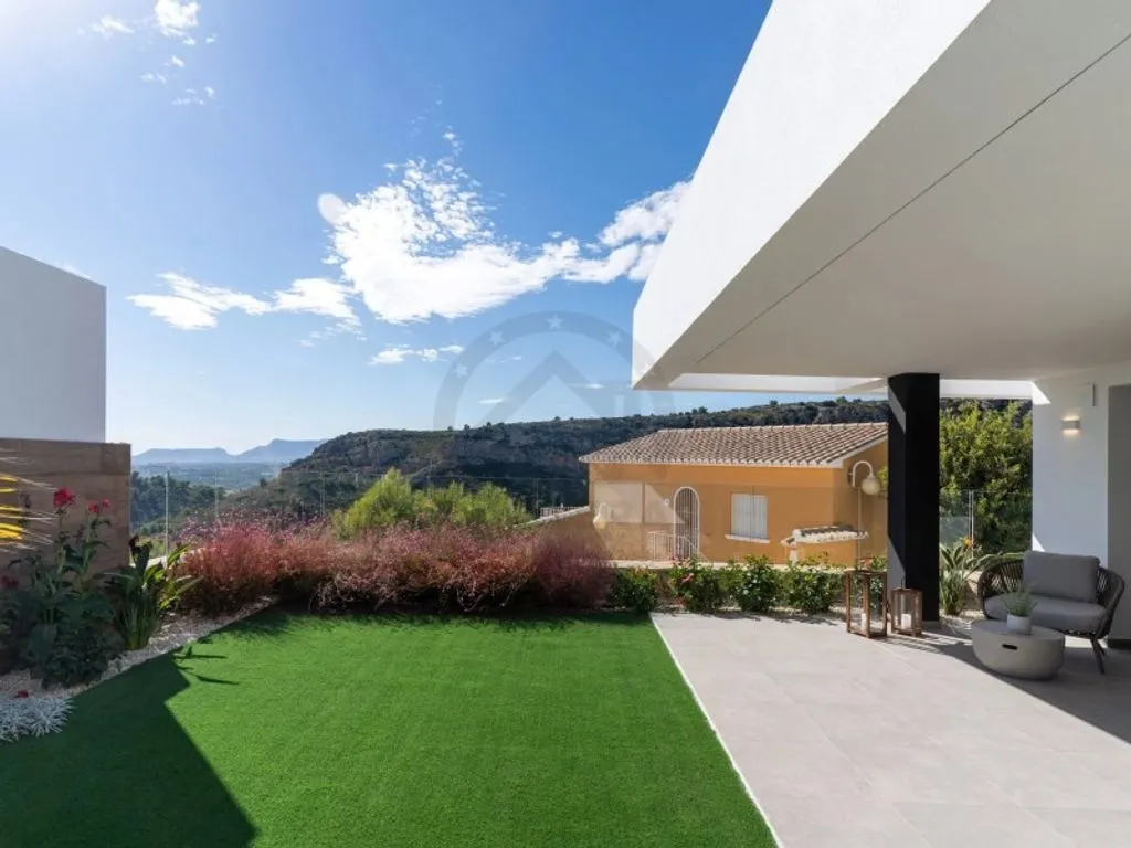Terrass - Contemporary Apartment with Private Garden in Benitachell