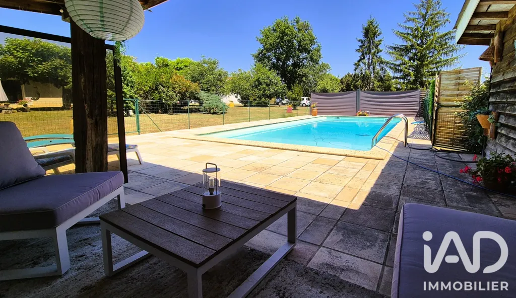 Piscine - Maison avec Piscine et Jardin à Sauveterre-de-Guyenne