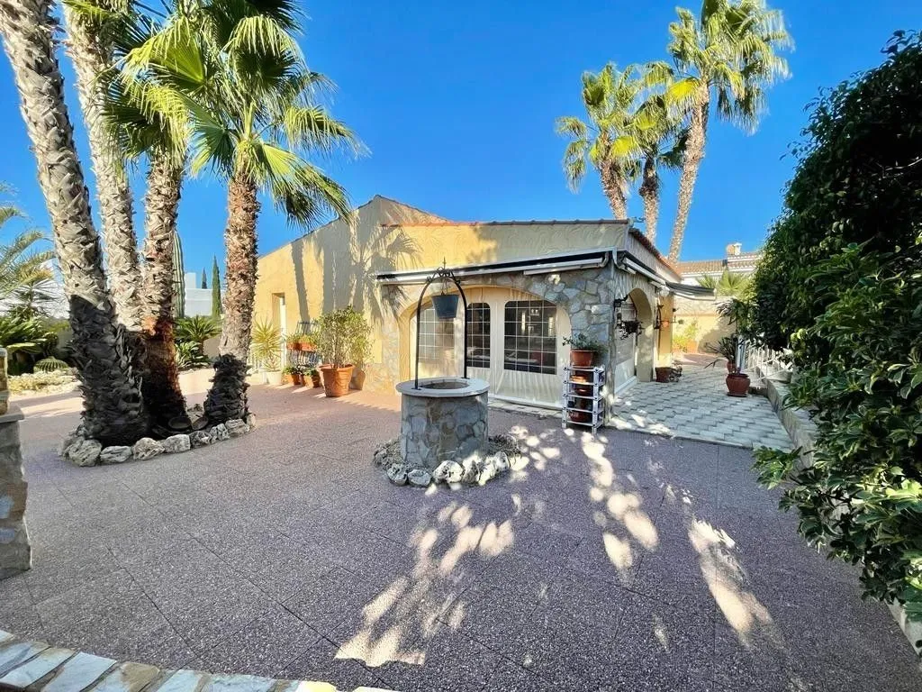 Terrazza - Luxury Detached House with Pool in Santa Pola