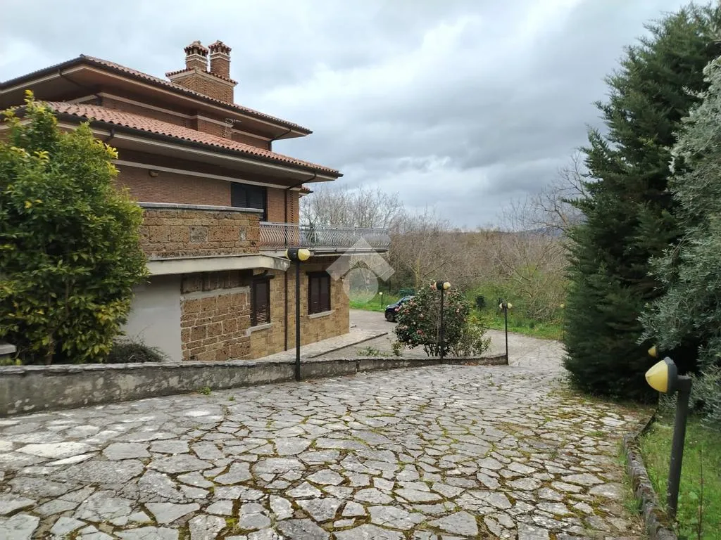 Välivaade - Villa with Garden in Altavilla Irpina