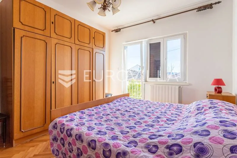 Magamistoad - Two-Bedroom Apartment with Terrace in Trogir