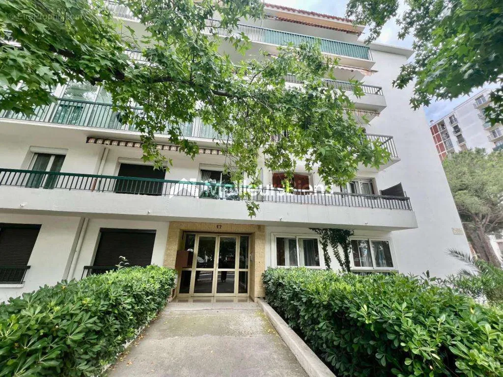 Välivaade - Perpignan T3 with Balcony and View