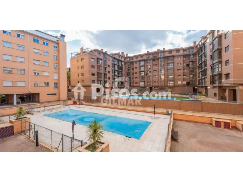 Piscine - Apartment with Pool in Sanchinarro, Madrid