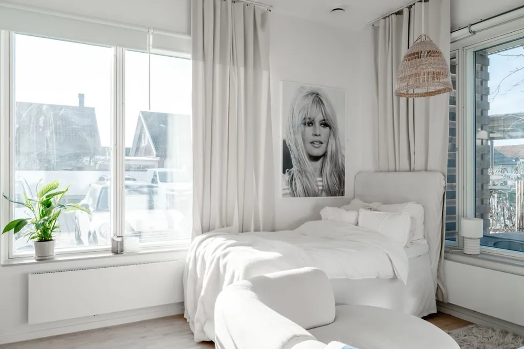 Magamistoad - Apartment with High Ceilings and South Terrace in Söder