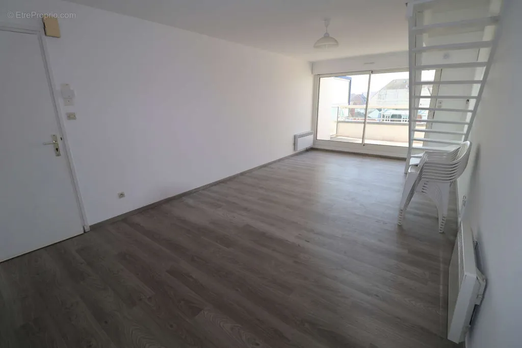 Séjour - Appartement Vue Mer avec Balcon à Cannes