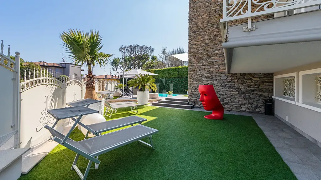 Terrasse - Luxury Villa with Heated Pool near Desenzano