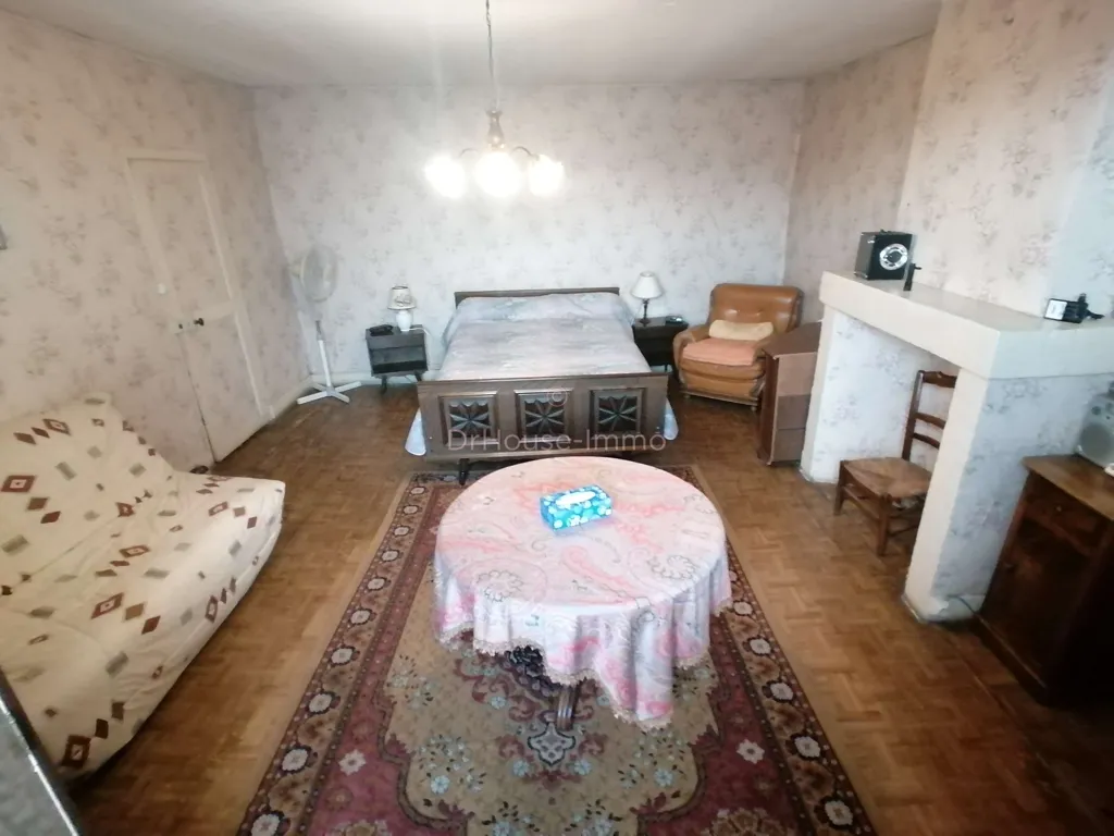 Bedrooms - Town House with Garden in Les Ormes Centre