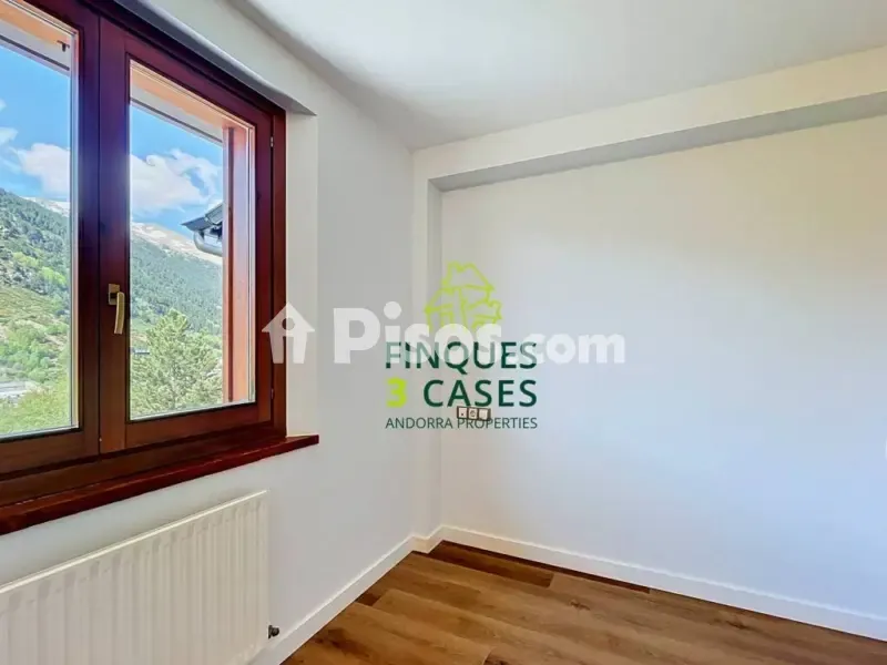 Pièces - Apartment with Ski Access in Soldeu