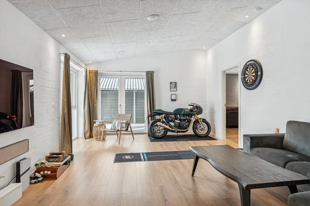 Elutuba - Contemporary Villa with Terrace in Brande